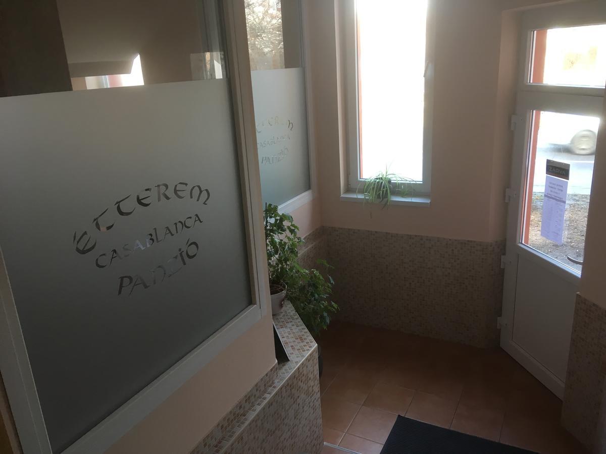 Casablanca Rooms And Restaurant Debrecen Dış mekan fotoğraf